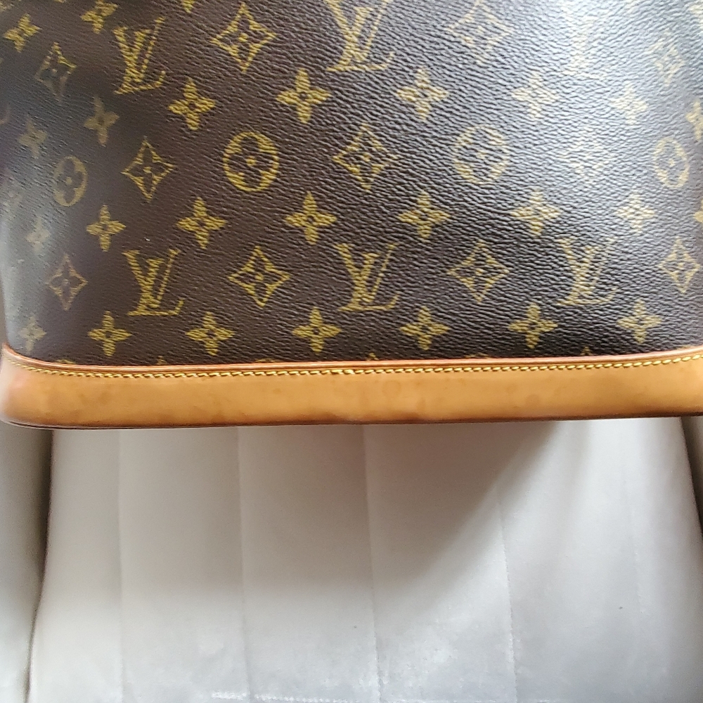 Louis Vuitton Monogram Alma Satchel - Brown Monogram with Tan Trim - Picture 8 of 14